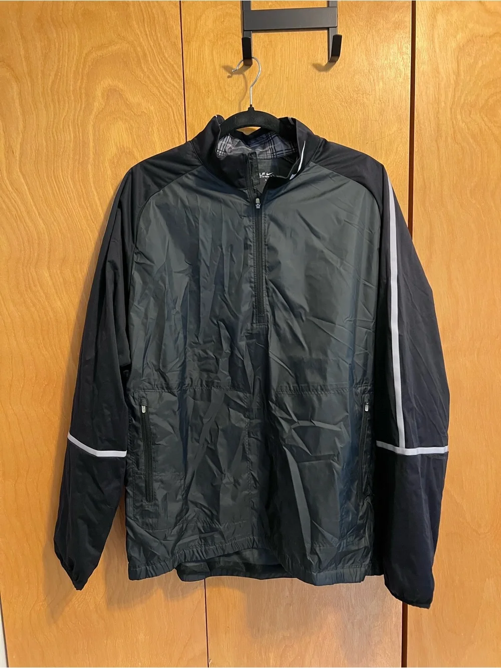 Men's NWT Nike Golf Black Lightweight Windbreaker Jacket Size Large